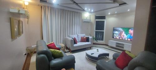 Dar es Salaam Apartment | Comfortable Sami BnB - Apt 02 with Hot Tub near Mlimani City