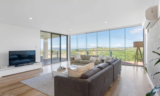 Middleton House | Beachfront Bliss at Samphire Middleton with Ocean Views