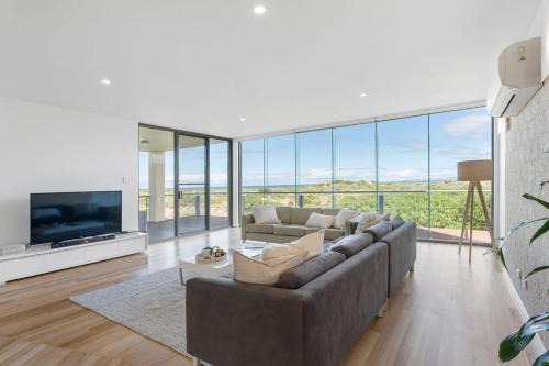 Middleton House | Oceanfront Samphire Middleton-Beach: Family-Friendly Retreat
