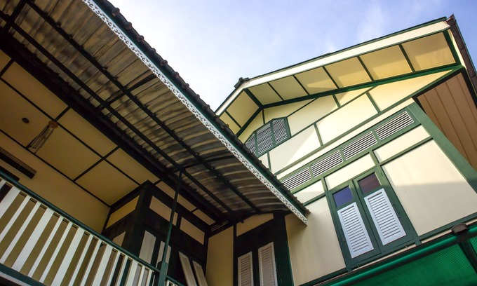 Wat Sam Phraya Hotel | Relax at SamSenSam Place: Spa, Breakfast & Family-Friendly