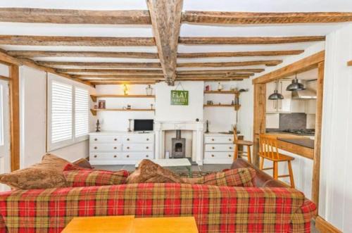 Huntingdon Apartment | Cozy Samuel Pepys Cottage: Family-Friendly Retreat