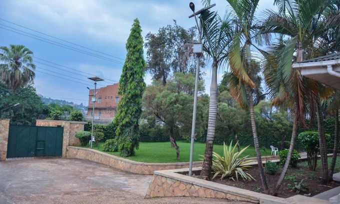 Kampala Hotel | SamWeb Bed and Breakfast