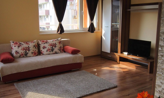 Old Town Apartment | Discover SAMY Apartment Pomorie: Family-Friendly Stay