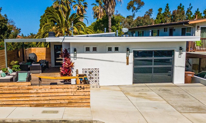 San Clemente House | Idyllic San Clemente Beach House - Steps to Pier & Dining