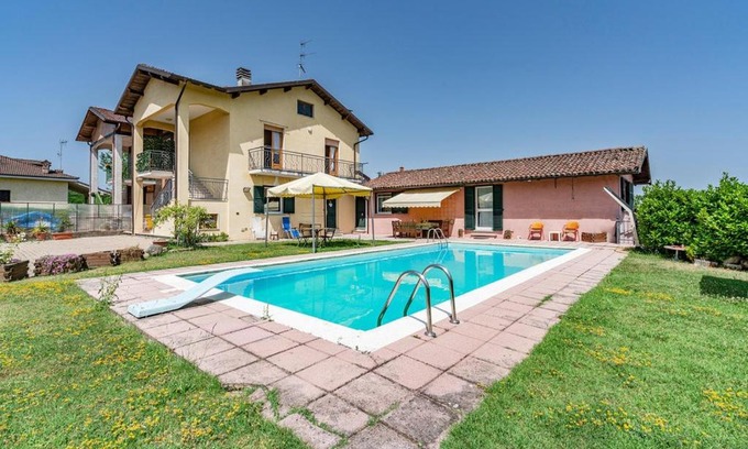 San Cristoforo Apartment | Experience Comfort at San Cristoforo 3 - Rated 9/10!