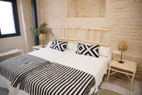 El Arenal Apartment | Elegant San Diego Cathedral Sevilla II: Family-Friendly Retreat