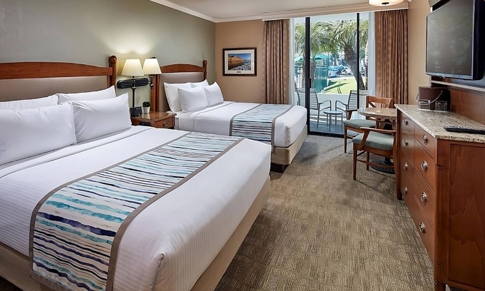 Coronado Hotel | Relaxing San Diego Retreat with Heated Pool & Private Parking