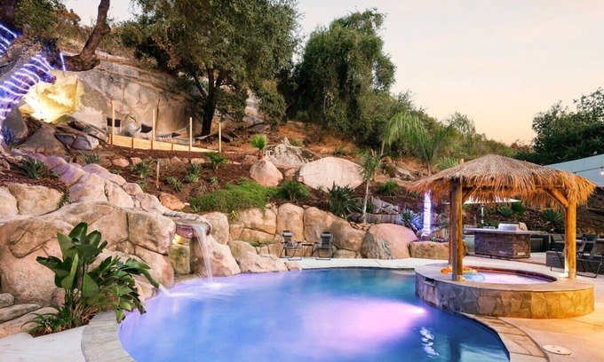 Crest House | San Diego's Hidden Gem with Pool, Spa & Pet-Friendly Amenities