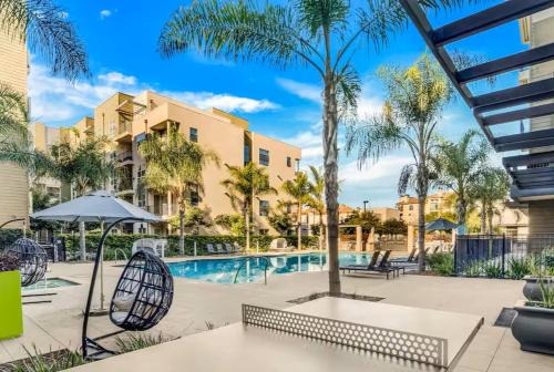 Mission Valley Apartment | Pineapple Haven: Pet-Friendly Oasis with Oceanfront Views
