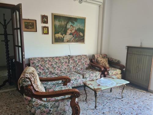 San Donato-San Vitale Apartment | Family-Friendly San Donato Fiera Apt with Great Reviews