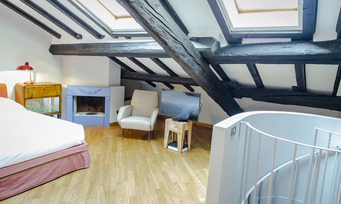 San Marco Apartment | Discover San Fermo Apartment: Family-Friendly Comfort Awaits