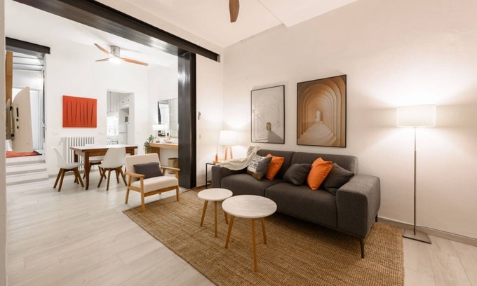 Santo Spirito Apartment | Top-Rated San Frediano Stile in Florence with Breakfast & More