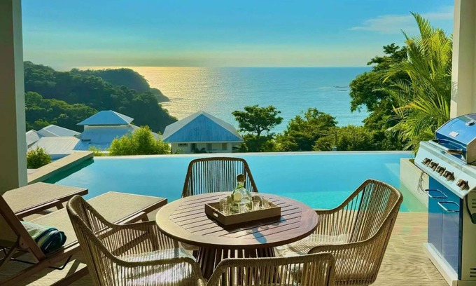 Granada House | San Juan del Sur Villa | Infinity Pool Sunset View