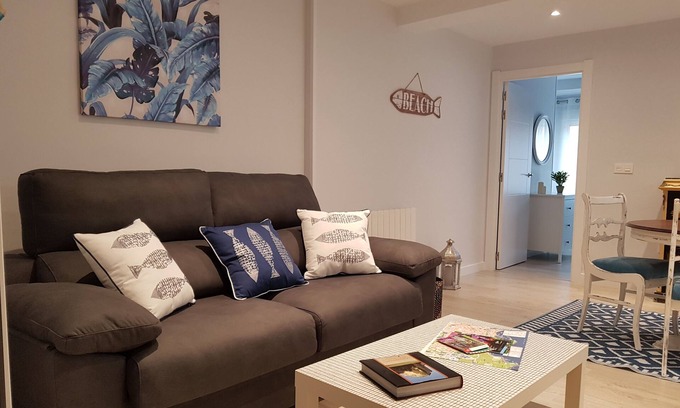 Gijon City Centre Apartment | Beachfront San Lorenzo Apartment with Ocean View & Spa