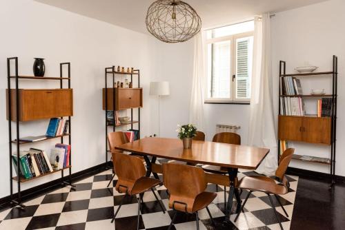 Genoa Historical Centre Apartment | Discover San Matteo 23: Family-Friendly Retreat with High Ratings