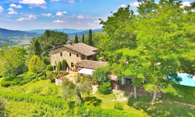Umbertide Villa | San Nicolò: Private House with Pool & Breathtaking Views