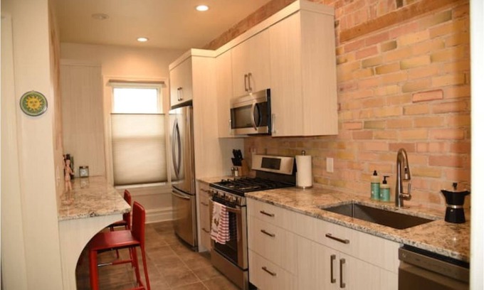 Lower Avenues Apartment | Experience San Saltaly: A 5-Star Pet-Friendly Retreat