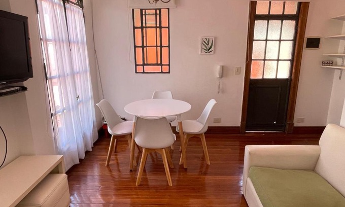 Constitucion Apartment | Family-Friendly San Telmo Apartment for 4 Guests