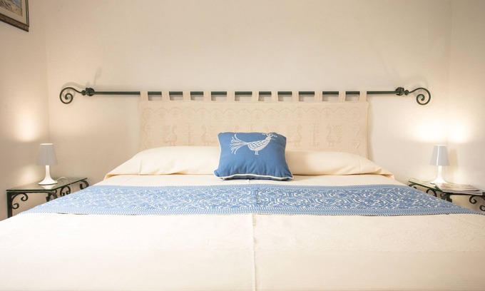 Case Peschiera-Lu Fraili House | Unforgettable San Teodoro Apartment with Oceanfront Views