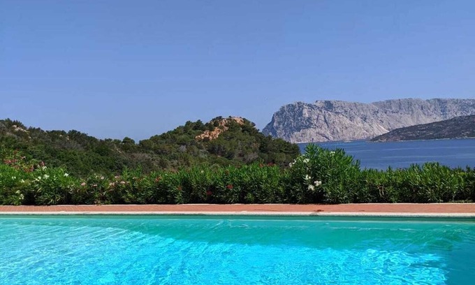 Capo Coda Cavallo Apartment | San Teodoro Punta Est: Breathtaking Ocean View & Pool