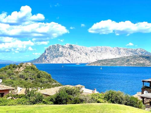 Capo Coda Cavallo Apartment | Seaside San Teodoro Punta Est: Family-Friendly Retreat