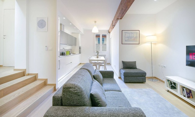 Historic Center Apartment | San Vitale 5 Star 3 bedroom apartment