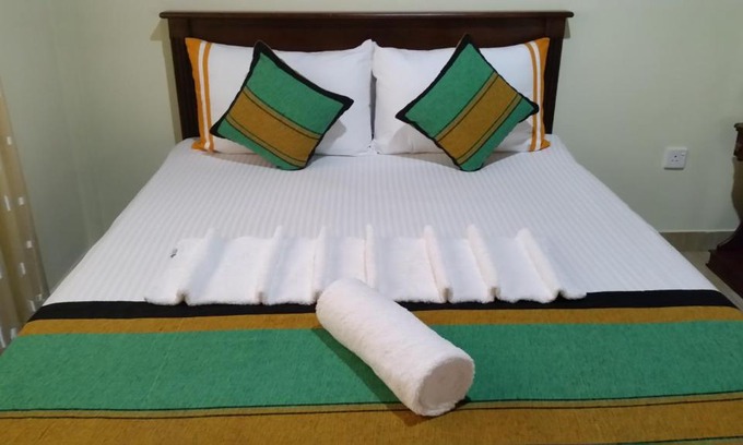 Anuradhapura House | Budget-Friendly Sanasuma Rest: Breakfast & Family Comfort