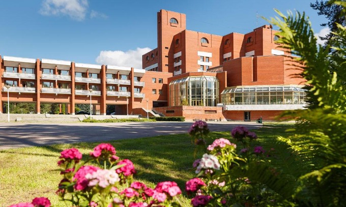 Kurortny District Resort | Discover Sanatoriy Belye Nochi in St. Petersburg