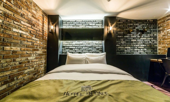 Gwangjeong-dong Hotel | Eco-Friendly Sanbon Hotel with Breakfast in Cafe