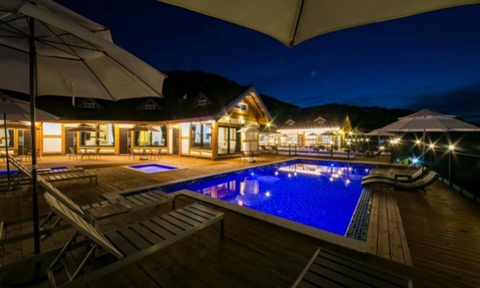 Sancheong House | Eco-Friendly Sancheong Pongdang Pool Villa with Breakfast