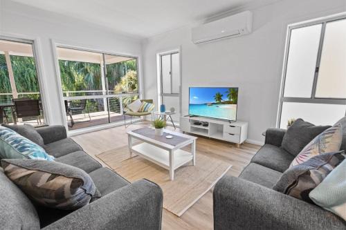 Lakes Entrance House | Family-Friendly Sanctuary with a 9.6/10 Guest Rating