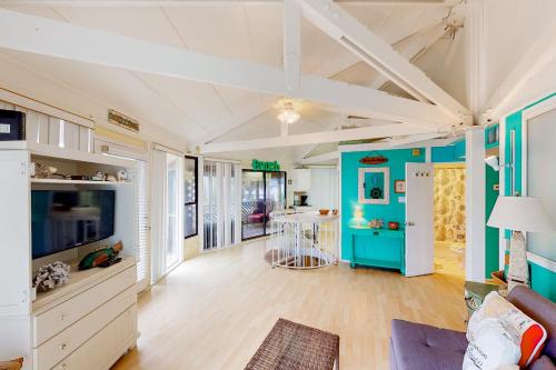 Indian Pass House | Family-Friendly Stay at Sand Dollar Chalet II on Your Next Trip