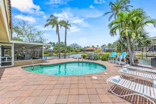 Siesta Key House | Relax at Sand Dollar Cottage - A 4-Star Family Retreat