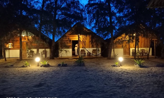 Pottuvil Division 2 Resort | Beachfront Paradise at Sand Dune Resort with Breakfast
