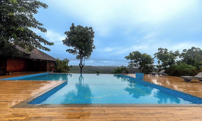 Bovikanam Hotel | Sandal Mist Resort and spa