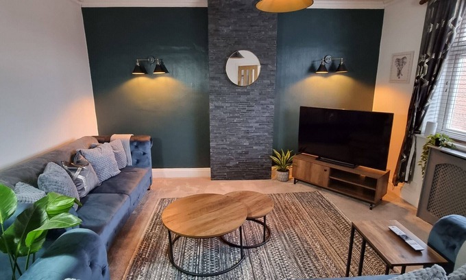 Sandbach Apartment | Pet-Friendly Sandbach Deluxe Apartment with Kitchen Access