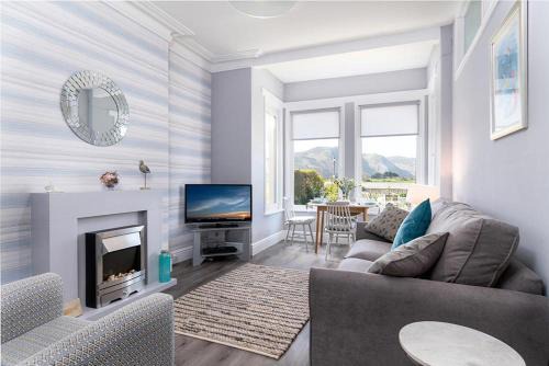 Deganwy Apartment | Family-Friendly Getaway at Sandbanks Hotel
