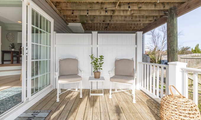 Sandbridge Apartment | Ocean View Sandbridge Beach Bay Getaway - Rated 10/10
