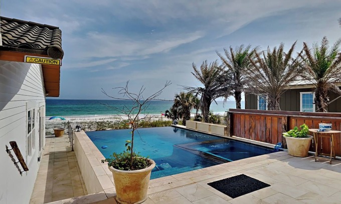 Villa Segunda House | Beachfront Escape at Sandcastle Dreams with Infinity Pool