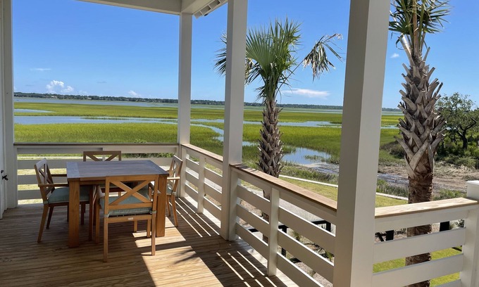 Johns Island House | Cozy Creekside Bungalow at Kiawah River - Rated 10/10