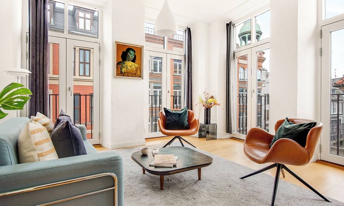 Copenhagen City Centre Apartment | Sanders Leaves - Cozy 4-Bedroom Apartment with City Views