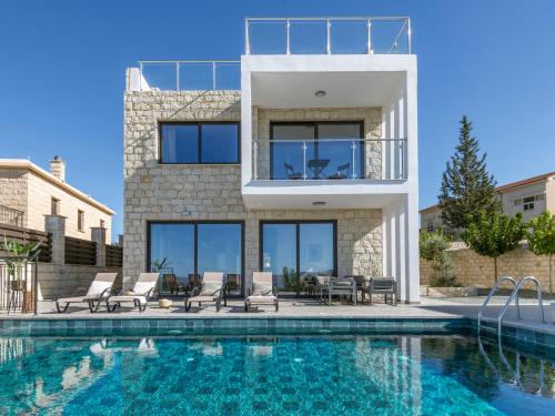 Peristerona House | Relax at Sanders View: 4-Star Hotel with Pool Access