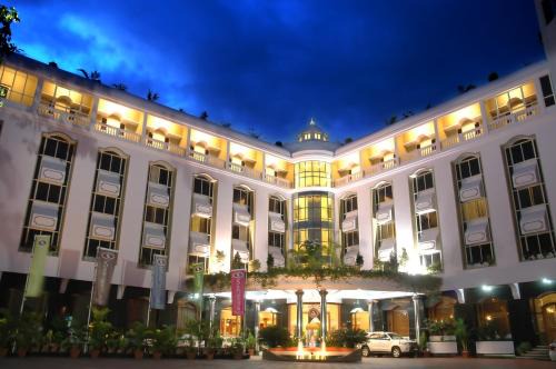 Mysore Hotel | Relaxing Retreat at Sandesh The Prince with Pool & Spa