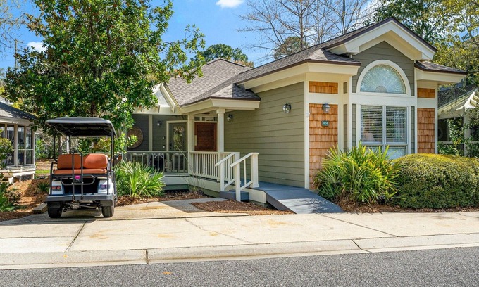 Sandestin House | Updated Sandestin Cottage with Golf Cart & Ocean Views