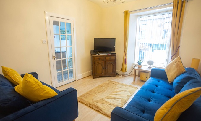 Ayr Apartment | Prime 2-Bed Apartment in Central Ayr with Ocean View