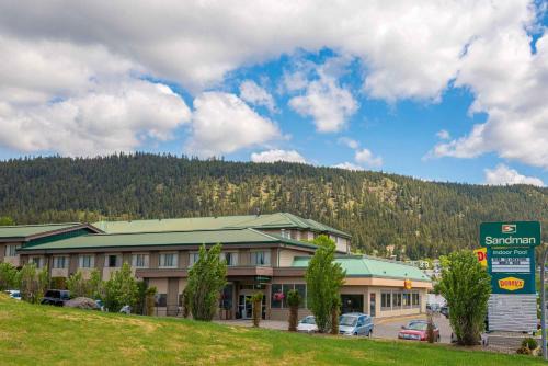 Williams Lake Hotel | Pet-Friendly Retreat at Sandman Hotel & Suites Williams Lake
