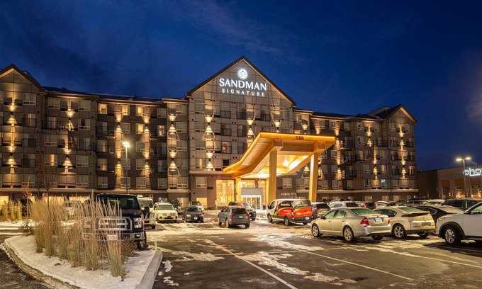 Ottawa Division Hotel | Eco-Friendly Sandman Signature Ottawa Airport Hotel Awaits