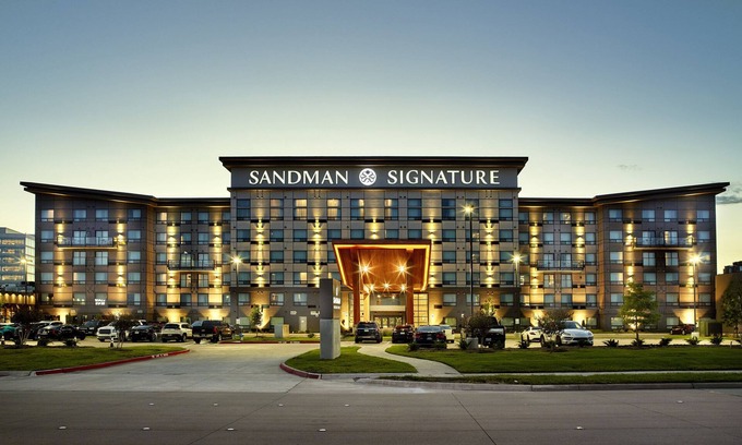 Plano Hotel | Unforgettable Stay at Sandman Signature Plano - Frisco Hotel