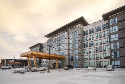 Sherwood Park Hotel | Stylish Sandman Signature Sherwood Park Hotel Awaits You