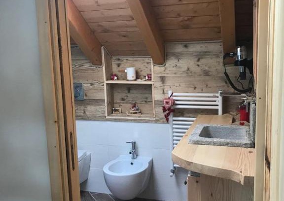 Alpe Ciamporino House | Discover Sando Ski Guesthouse: Family-Friendly Stay with Breakfast
